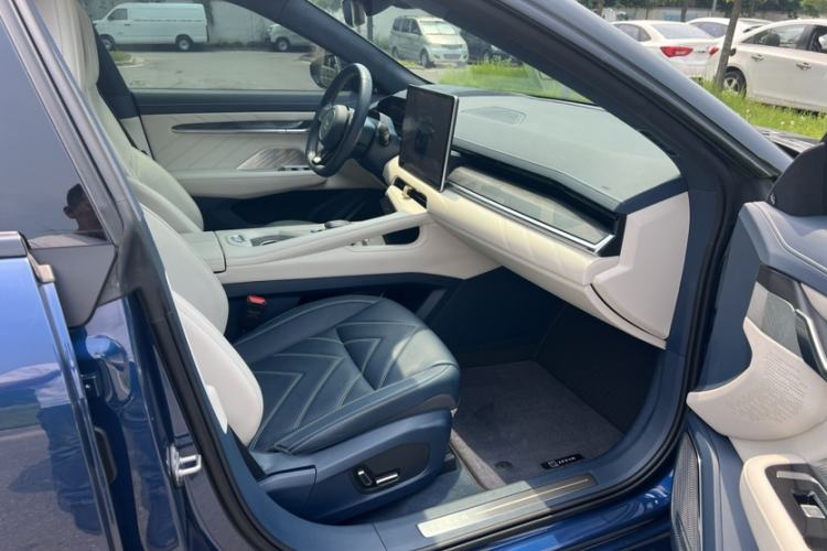 Used Zeekr 001 2021 Long-Range Dual-Motor WE Edition Interior 4