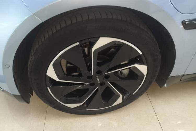 Used Zeekr 001 2021 Ultra-Long Range Single-Motor WE Edition Left Front Wheel Hub
