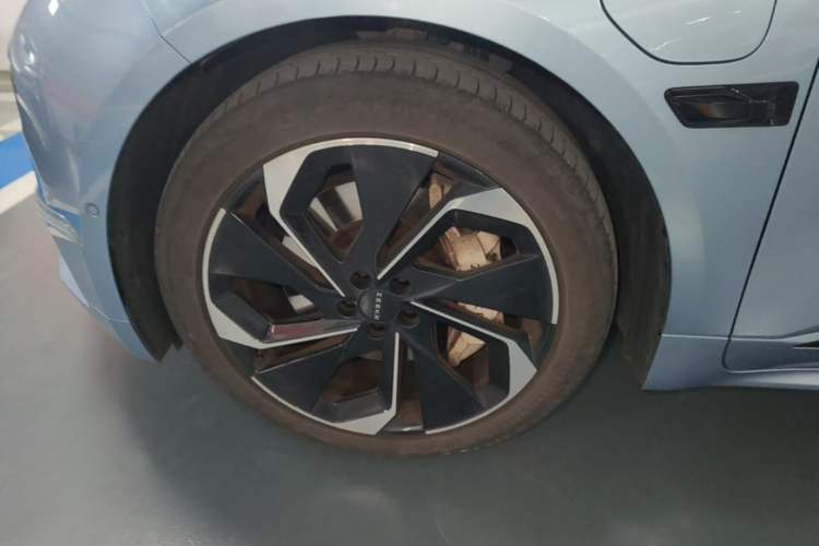 Used Zeekr 001 2021 Ultra-Long Range Single-Motor WE Edition Left Front Wheel Hub