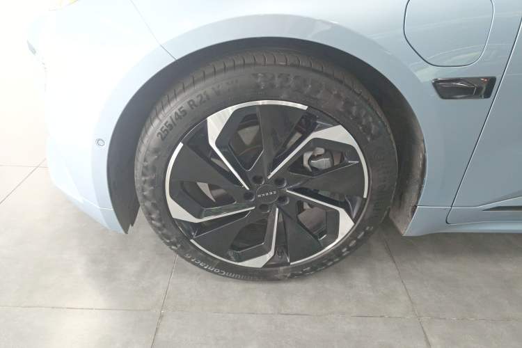 Used Zeekr 001 2021 Ultra-Long Range Single-Motor WE Edition Left Front Wheel Hub