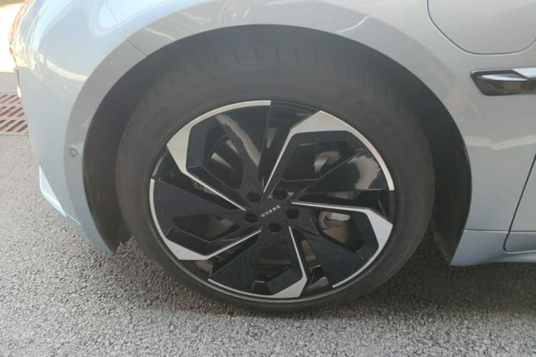 Used Zeekr 001 2021 Ultra-Long Range Single-Motor WE Edition Left Front Wheel Hub