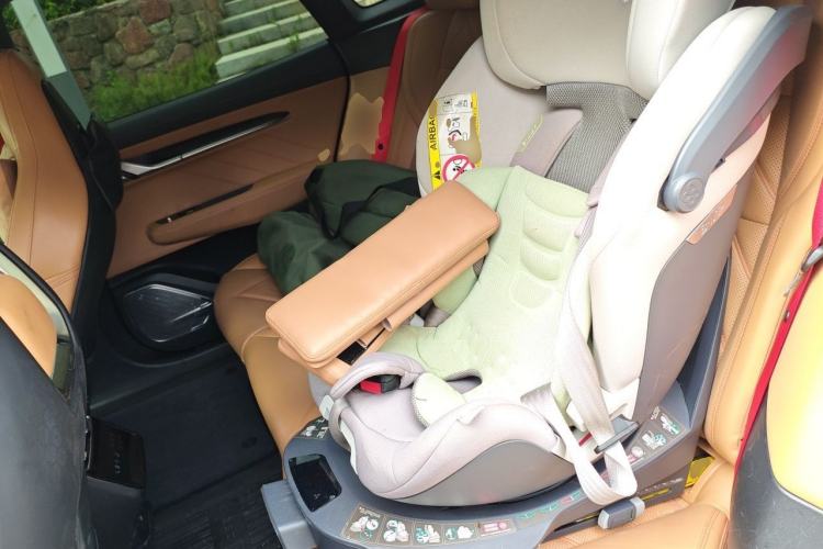 Used Zeekr 001 2021 Ultra-Long Range Dual-Motor YOU Version Left Rear Seat