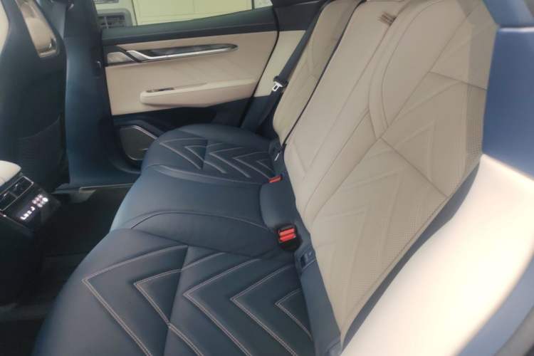 Used Zeekr 001 2021 Ultra-Long Range Dual-Motor YOU Version Left Rear Seat