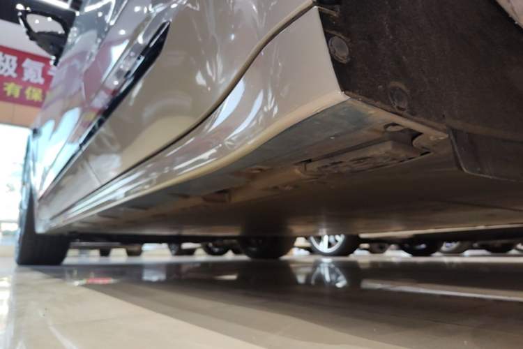Used Zeekr 001 2021 Ultra-Long Range Single-Motor WE Edition Left Side Sill