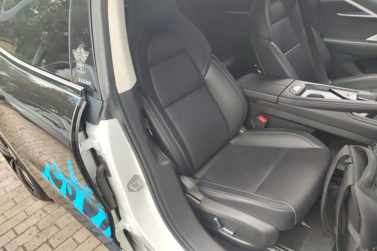 Used Zeekr 001 2021 Long-Range Dual-Motor WE Edition Right Front Seat