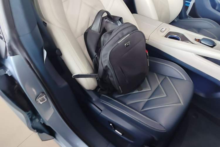 Used Zeekr 001 2021 Ultra-Long Range Dual-Motor YOU Version Right Front Seat