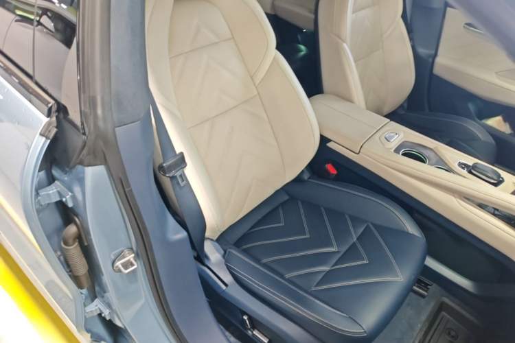 Used Zeekr 001 2021 Long-Range Dual-Motor WE Edition Right Front Seat