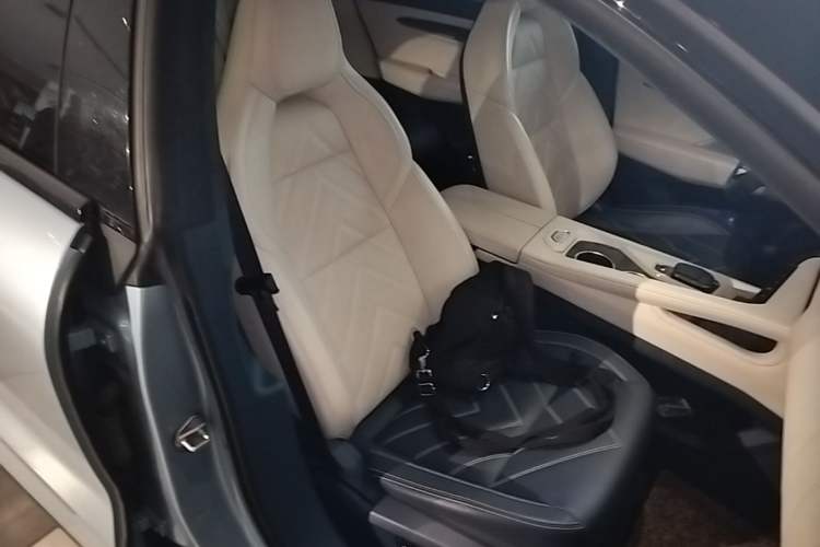 Used Zeekr 001 2021 Ultra-Long Range Dual-Motor YOU Version Right Front Seat