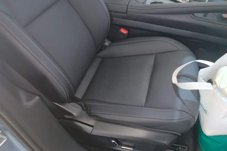 Used Zeekr 001 2021 Long-Range Dual-Motor WE Edition Right Front Seat