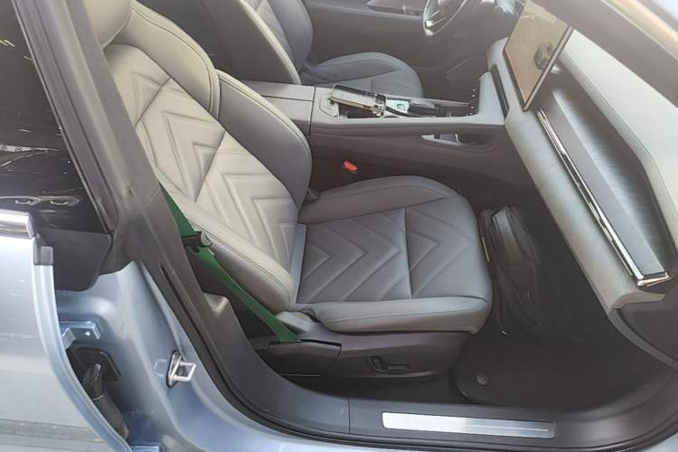 Used Zeekr 001 2021 Long-Range Dual-Motor WE Edition Right Front Seat