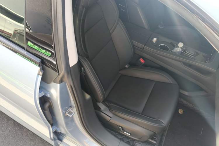 Used Zeekr 001 2021 Ultra-Long Range Single-Motor WE Edition Right Front Seat