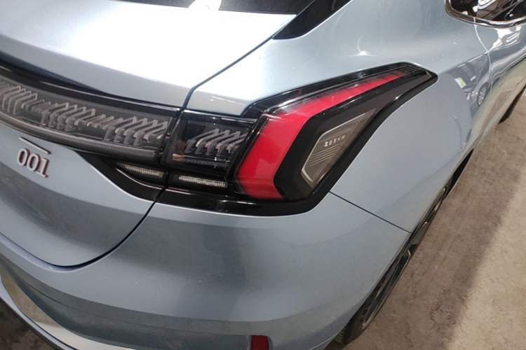 Used Zeekr 001 2021 Ultra-Long Range Dual-Motor YOU Version Right Rear Taillight