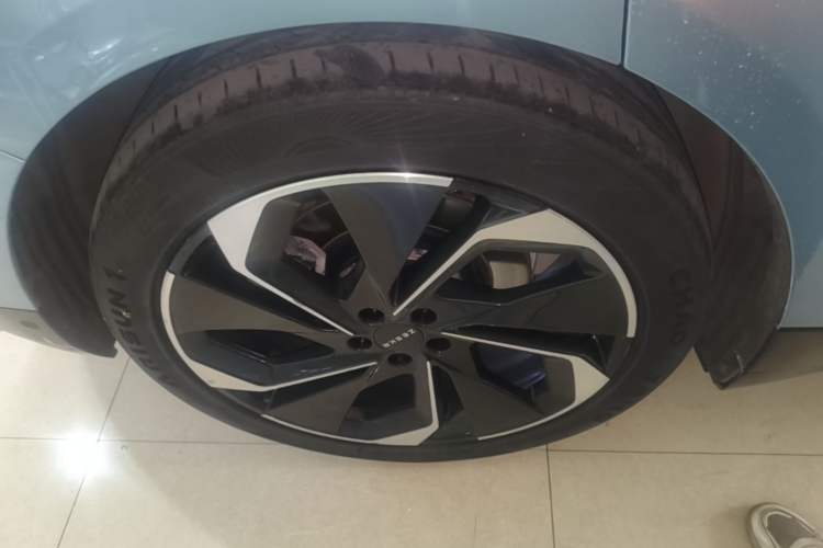 Used Zeekr 001 2021 Ultra-Long Range Single-Motor WE Edition Right Rear Wheel Hub