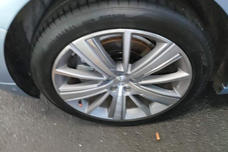 Used Zeekr 001 2021 Long-Range Dual-Motor WE Edition Right Rear Wheel Hub