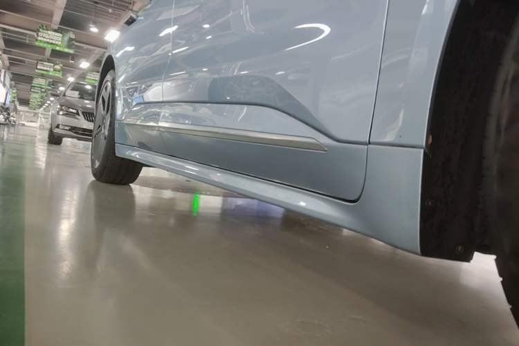 Used Zeekr 001 2021 Ultra-Long Range Single-Motor WE Edition Right Side Sill