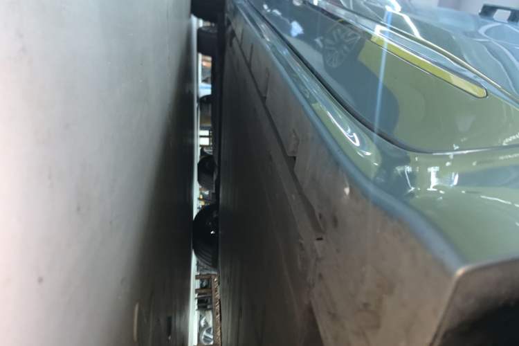 Used Zeekr 001 2021 Ultra-Long Range Single-Motor WE Edition Right Side Sill