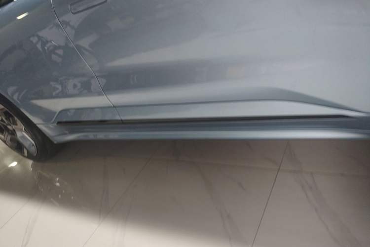 Used Zeekr 001 2021 Ultra-Long Range Dual-Motor YOU Version Right Side Sill