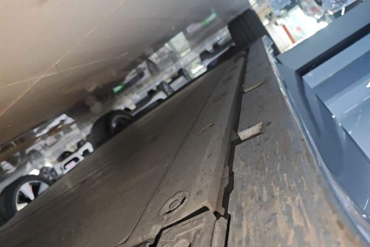 Used Zeekr 001 2021 Ultra-Long Range Dual-Motor YOU Version Right Side Sill