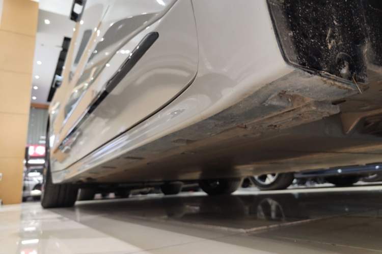 Used Zeekr 001 2021 Ultra-Long Range Single-Motor WE Edition Right Side Sill