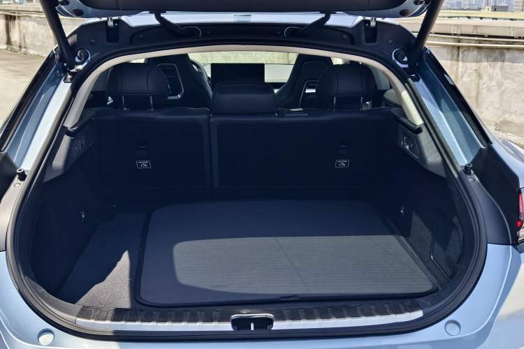 Used Zeekr 001 2021 Ultra-Long Range Single-Motor WE Edition Trunk