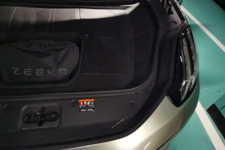 Used Zeekr 001 2021 Ultra-Long Range Dual-Motor YOU Version Engine Bay Left