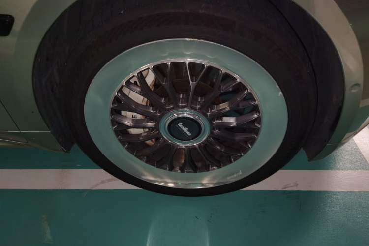 Used Zeekr 001 2021 Ultra-Long Range Dual-Motor YOU Version Right Front Wheel Hub