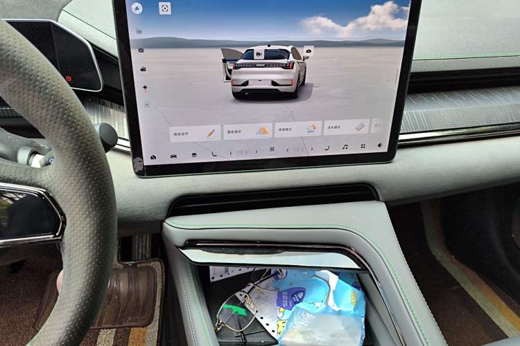 Used Zeekr 001 2021 Long-Range Dual-Motor WE Edition Audio And AC Panel