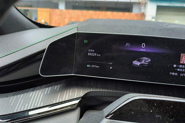 Used Zeekr 001 2021 Long-Range Dual-Motor WE Edition Odometer Close Up