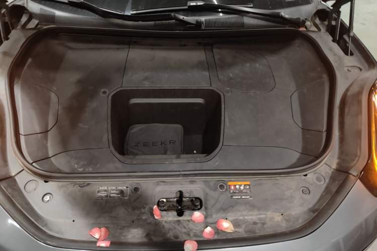 Used Zeekr 001 2021 Ultra-Long Range Dual-Motor YOU Version Engine Bay