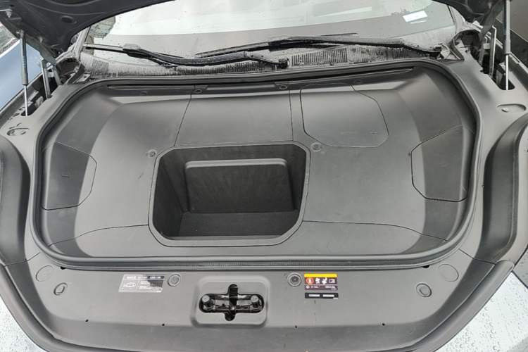 Used Zeekr 001 2021 Long-Range Dual-Motor WE Edition Engine Bay