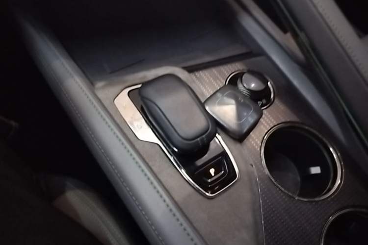 Used Zeekr 001 2021 Ultra-Long Range Dual-Motor YOU Version Gear Lever