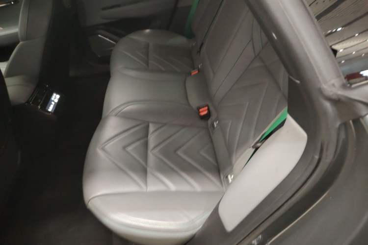 Used Zeekr 001 2021 Ultra-Long Range Dual-Motor YOU Version Interior 4
