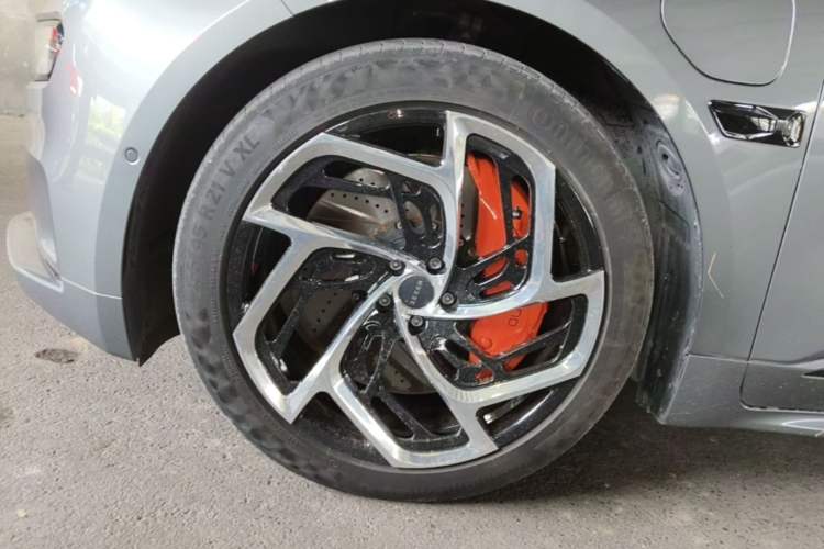 Used Zeekr 001 2021 Long-Range Dual-Motor WE Edition Left Front Wheel Hub