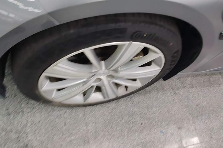 Used Zeekr 001 2021 Long-Range Dual-Motor WE Edition Left Front Wheel Hub