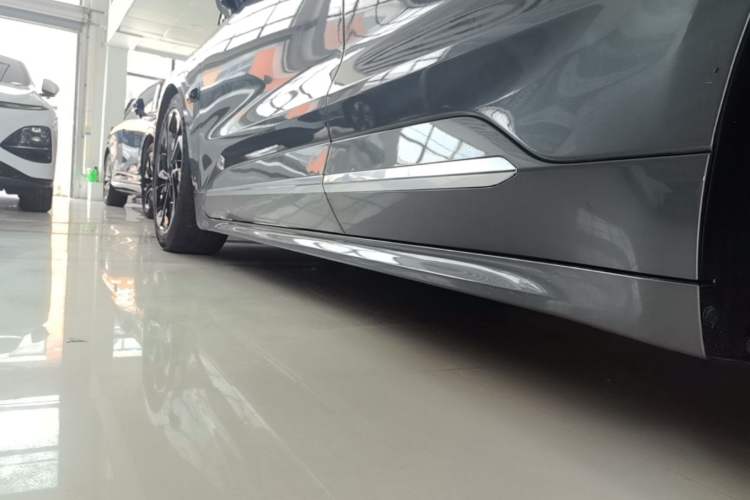 Used Zeekr 001 2021 Ultra-Long Range Dual-Motor YOU Version Left Side Sill