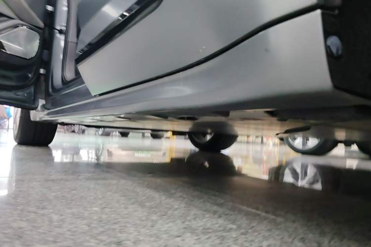 Used Zeekr 001 2021 Long-Range Dual-Motor WE Edition Left Side Sill