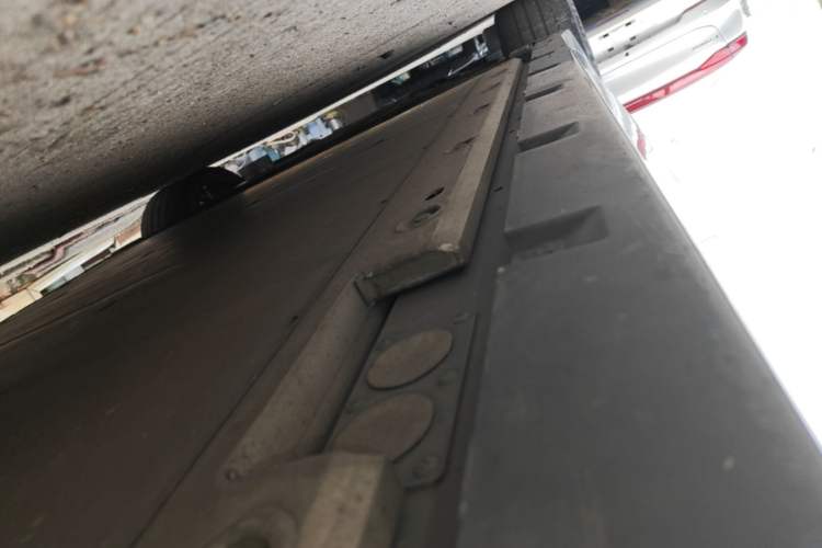 Used Zeekr 001 2021 Ultra-Long Range Dual-Motor YOU Version Left Side Sill