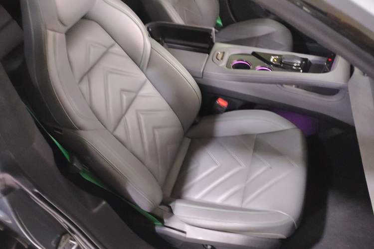 Used Zeekr 001 2021 Ultra-Long Range Dual-Motor YOU Version Right Front Seat