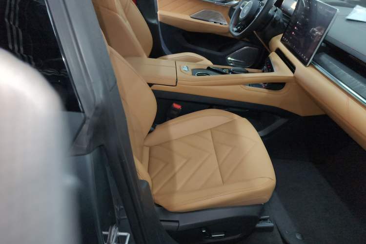 Used Zeekr 001 2021 Ultra-Long Range Dual-Motor YOU Version Right Front Seat