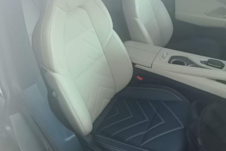 Used Zeekr 001 2021 Ultra-Long Range Dual-Motor YOU Version Right Front Seat