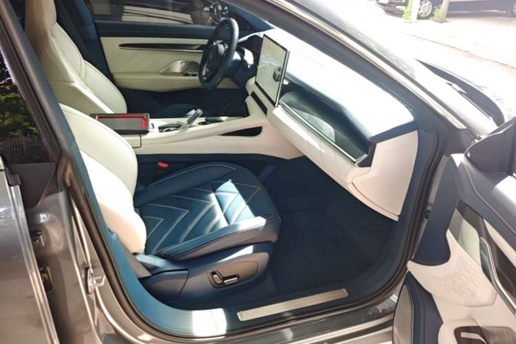 Used Zeekr 001 2021 Long-Range Dual-Motor WE Edition Right Front Seat