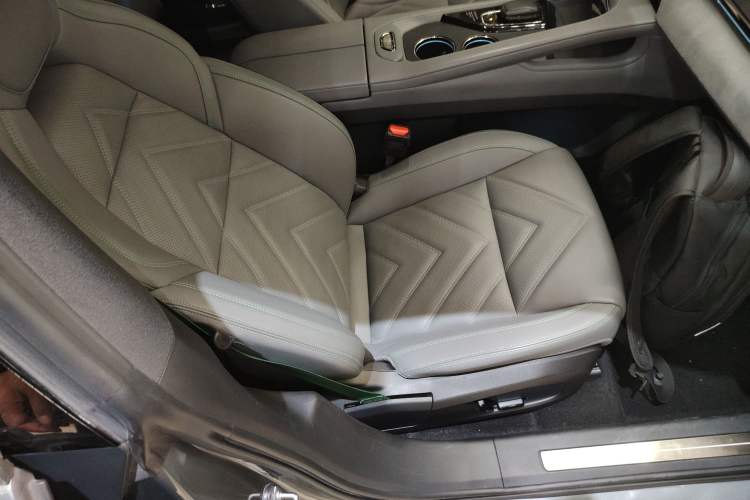 Used Zeekr 001 2021 Ultra-Long Range Dual-Motor YOU Version Right Front Seat