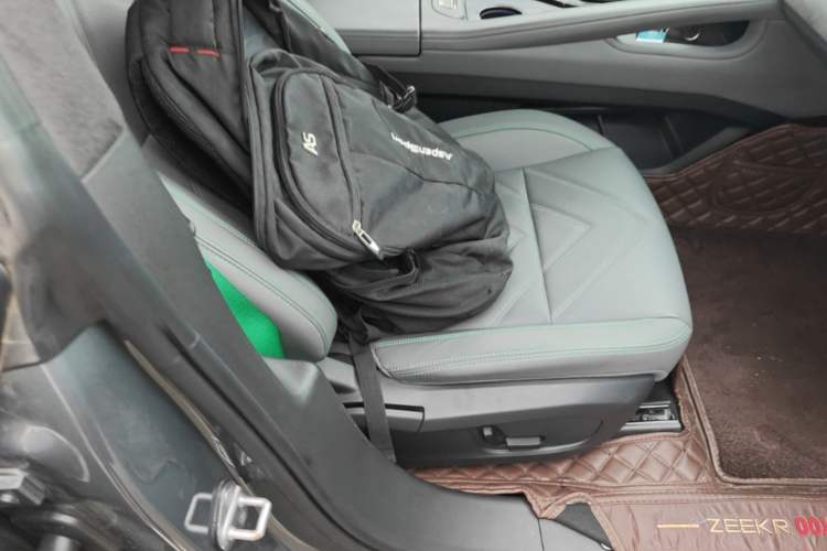 Used Zeekr 001 2021 Ultra-Long Range Dual-Motor YOU Version Right Front Seat