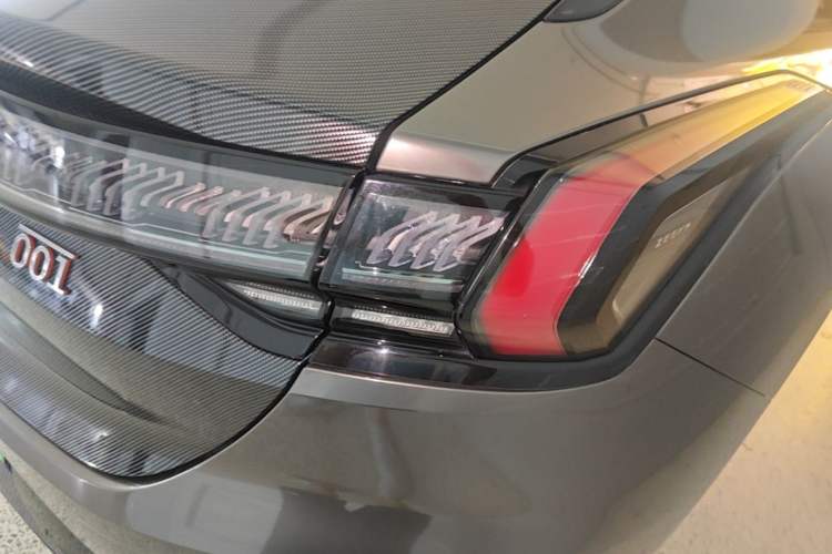 Used Zeekr 001 2021 Ultra-Long Range Dual-Motor YOU Version Right Rear Taillight