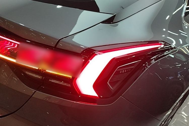 Used Zeekr 001 2021 Long-Range Dual-Motor WE Edition Right Rear Taillight