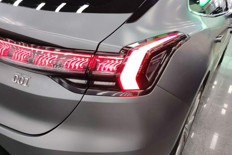 Used Zeekr 001 2021 Long-Range Dual-Motor WE Edition Right Rear Taillight