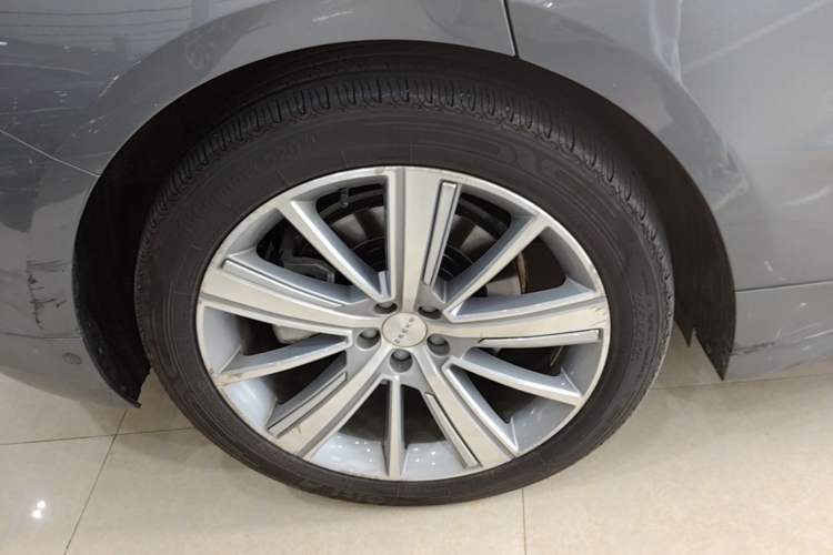 Used Zeekr 001 2021 Ultra-Long Range Single-Motor WE Edition Right Rear Wheel Hub