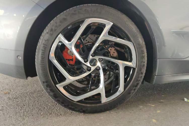 Used Zeekr 001 2021 Long-Range Dual-Motor WE Edition Right Rear Wheel Hub