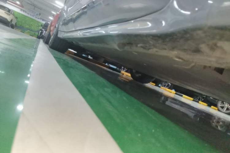 Used Zeekr 001 2021 Long-Range Dual-Motor WE Edition Right Side Sill