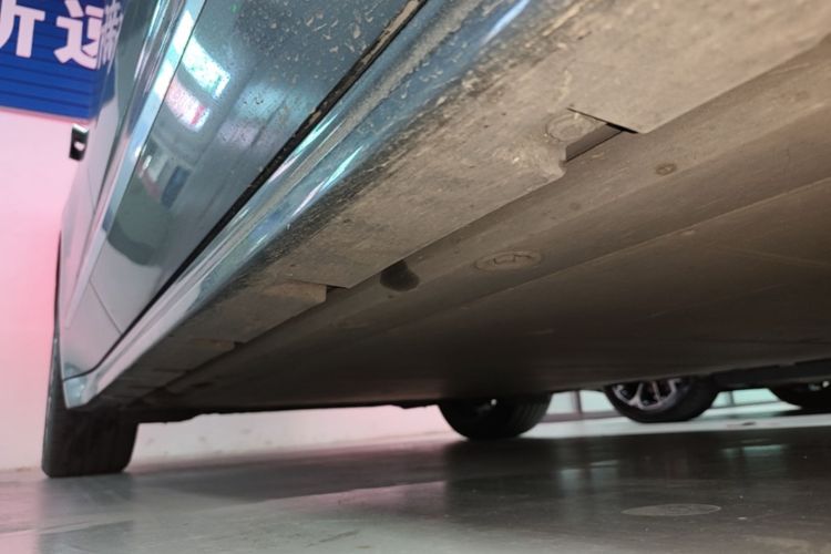 Used Zeekr 001 2021 Ultra-Long Range Single-Motor WE Edition Right Side Sill